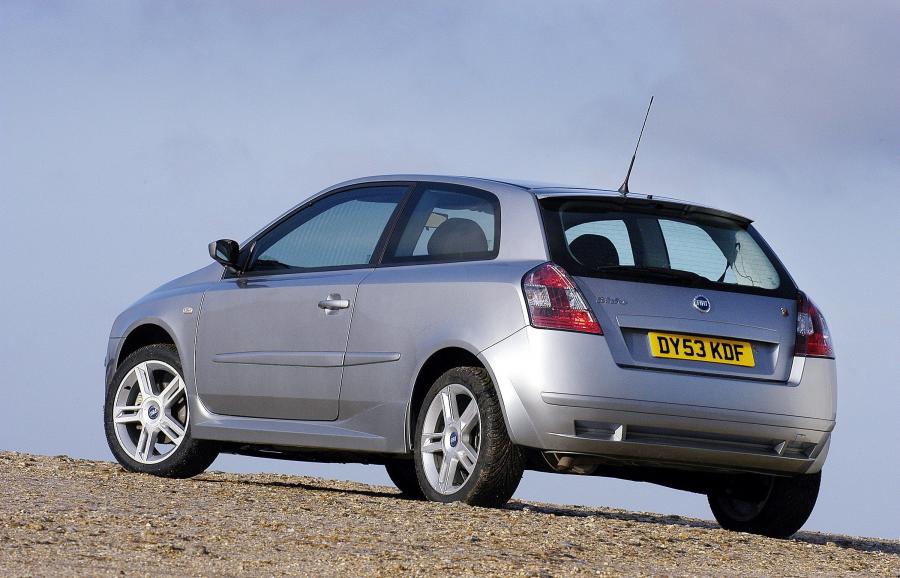  Fiat Stilo 3-Door 2004 года  (UK) (фото 6 из 10)